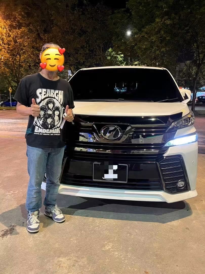 Foto serahan kenderaan kepada pelanggan AJ CAR RENTAL